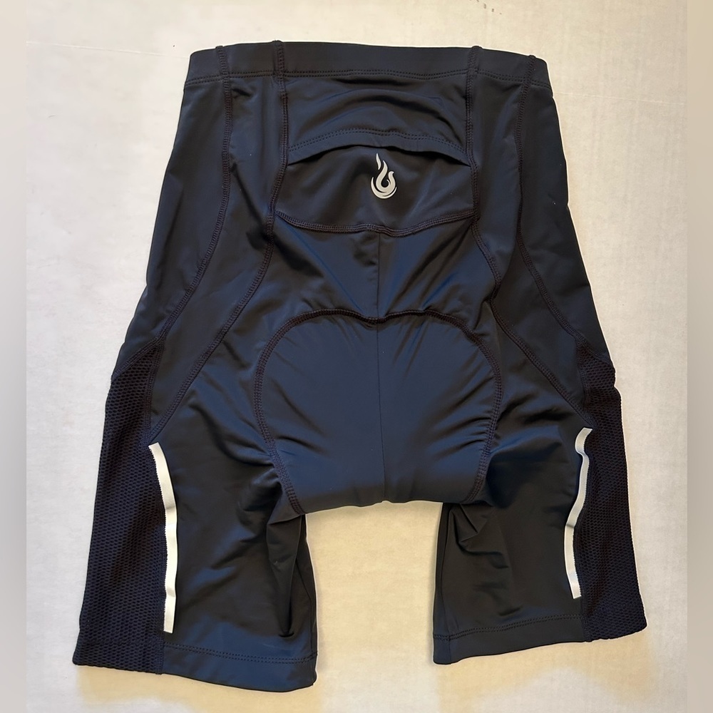 Beroy‎ Cycling padded black shorts w/small pocket on back side. Sz L.   Q12